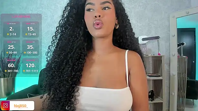 HOTBLACKANDWHITE2 online show from November 3, 2025, 3:01 am