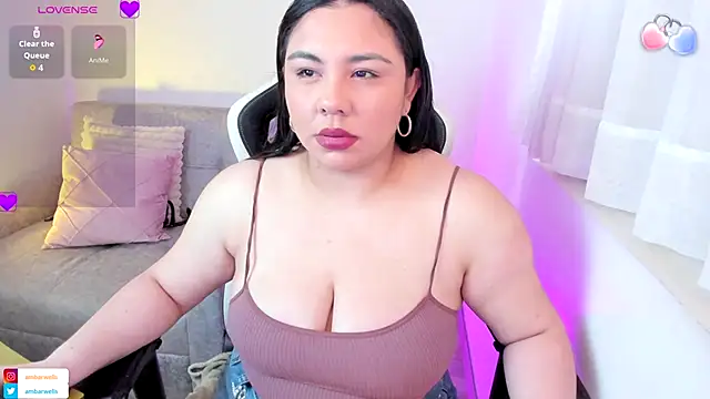 ambar-wells online show from September 19, 2025, 4:55 pm