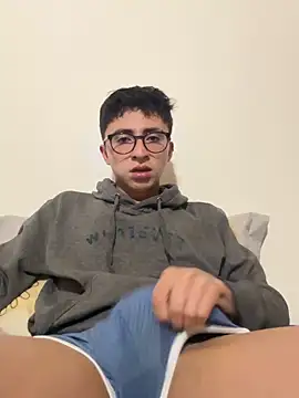 CamiRojas boy online show from October 10, 2025, 4:13 am