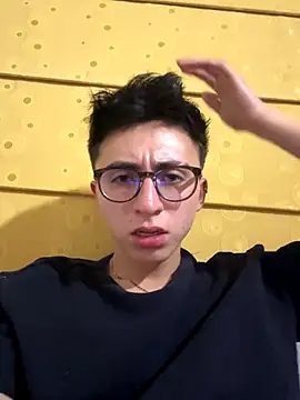 CamiRojas boy online show from September 15, 2025, 4:46 am