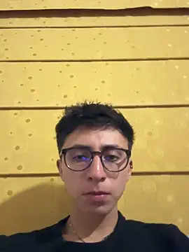 CamiRojas boy online show from September 22, 2025, 4:18 am