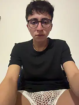 CamiRojas boy online show from October 30, 2025, 3:27 am