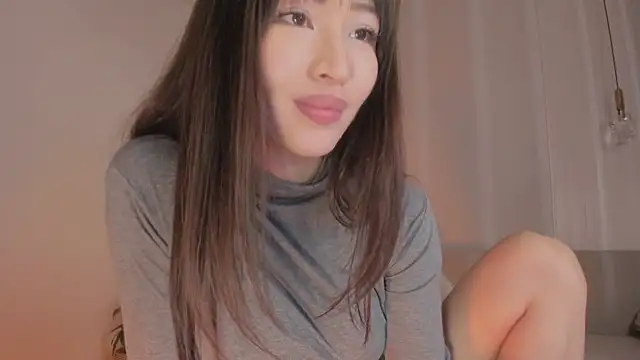 kawaii mia online show from April 14, 2026, 1:43 am