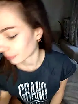 Snapshot of Hi_cherry-333 chatting on February 13, 2025, 1:48 pm Hi cherry-333 online show from February 13, 2025, 1:48 pm