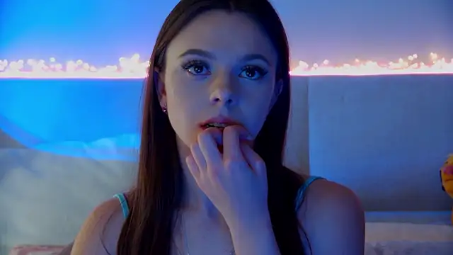 ElisabethDavis online show from March 10, 2025, 10:02 pm