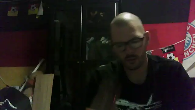 Die-geile-Sau online show from October 4, 2025, 7:26 pm