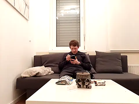 Snapshot of Ebinator666 chatting on January 7, 2025, 12:45 am Ebinator666 online show from January 7, 2025, 12:45 am