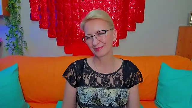 iamyourdream89 online show from February 17, 2026, 4:26 pm