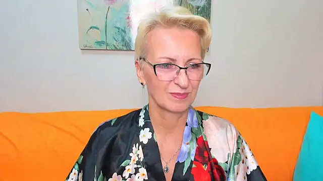 Snapshot of iamyourdream89 chatting on September 12, 2025, 5:56 pm iamyourdream89 online show from September 12, 2025, 5:56 pm