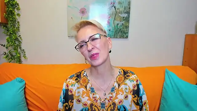 iamyourdream89 online show from December 19, 2025, 3:03 pm