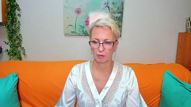 Snapshot of iamyourdream89 chatting on October 13, 2025, 1:34 pm iamyourdream89 online show from October 13, 2025, 1:34 pm