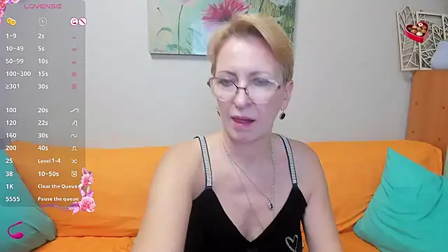 Snapshot of iamyourdream89 chatting on March 20, 2025, 7:04 pm iamyourdream89 online show from March 20, 2025, 7:04 pm