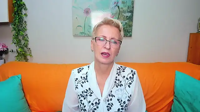 Snapshot of iamyourdream89 chatting on September 29, 2025, 12:55 pm iamyourdream89 online show from September 29, 2025, 12:55 pm