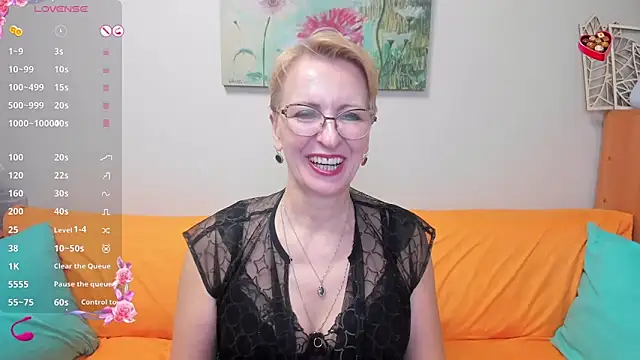 Snapshot of iamyourdream89 chatting on March 18, 2025, 9:21 pm iamyourdream89 online show from March 18, 2025, 9:21 pm