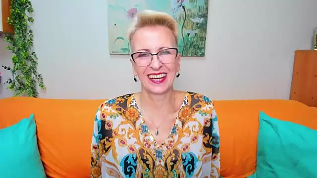 Snapshot of iamyourdream89 chatting on November 29, 2025, 10:04 am iamyourdream89 online show from November 29, 2025, 10:04 am