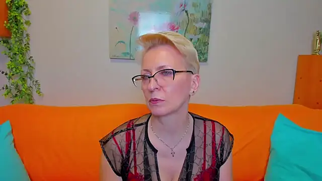 iamyourdream89 online show from March 25, 2026, 2:38 pm