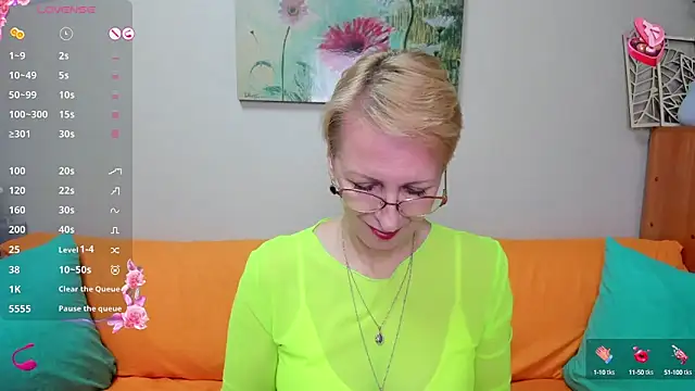 Snapshot of iamyourdream89 chatting on March 22, 2025, 6:25 pm iamyourdream89 online show from March 22, 2025, 6:25 pm