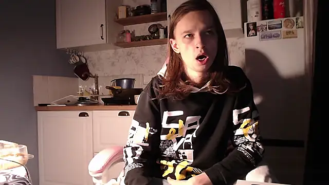 Frank Fraer online show from September 18, 2025, 6:44 pm