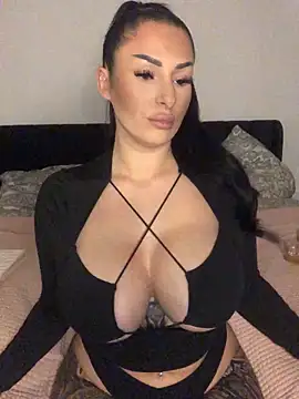 Mia-Bremer online show from November 25, 2025, 12:27 pm