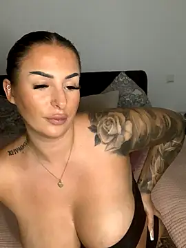 Mia-Bremer online show from September 13, 2025, 7:47 pm