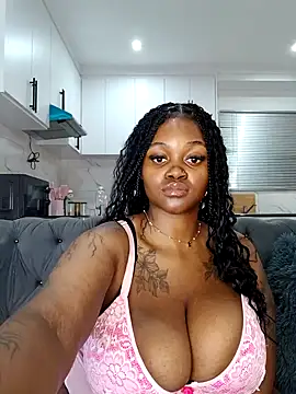 Snapshot of Yung-Missy chatting on January 8, 2026, 2:50 am Yung-Missy online show from January 8, 2026, 2:50 am