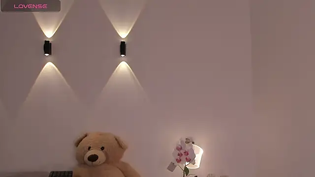 natassha1 online show from February 21, 2025, 10:28 am