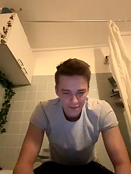 Snapshot of Toyjungee chatting on October 19, 2025, 5:05 pm Toyjungee online show from October 19, 2025, 5:05 pm