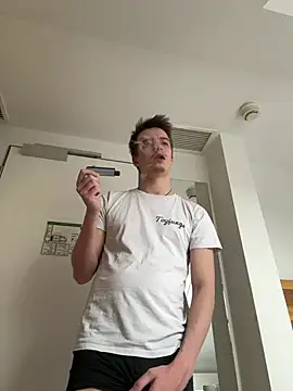 Snapshot of Toyjungee chatting on February 19, 2026, 8:55 am Toyjungee online show from February 19, 2026, 8:55 am