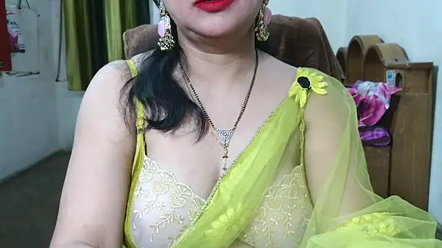 Snapshot of Cute_Mahi22 chatting on May 14, 2026, 6:10 am Cute Mahi22 online show from May 14, 2026, 6:10 am
