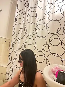 Sarahkhaalifa online show from November 9, 2025, 8:02 pm