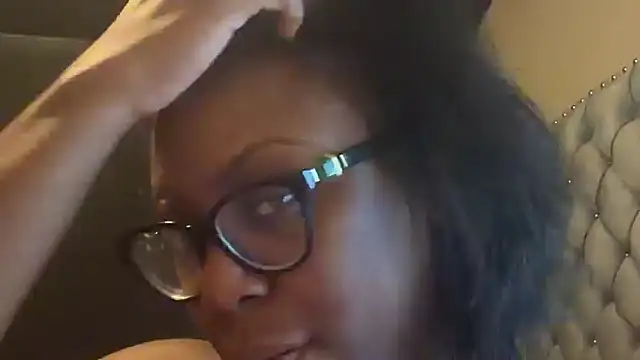 TrueeFantasee online show from October 27, 2025, 5:58 pm