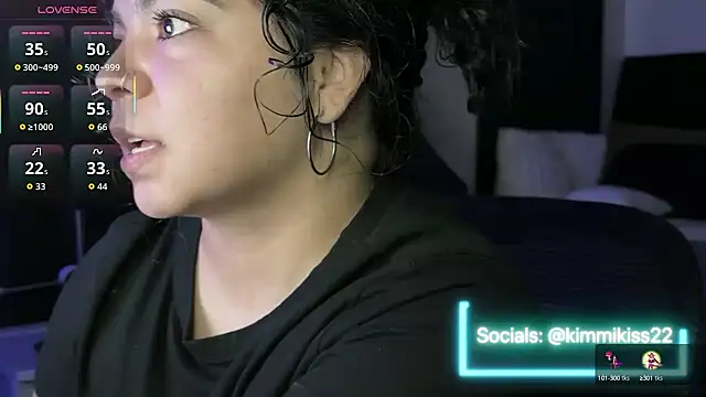 kimmiakiss22 online show from October 10, 2025, 9:37 pm