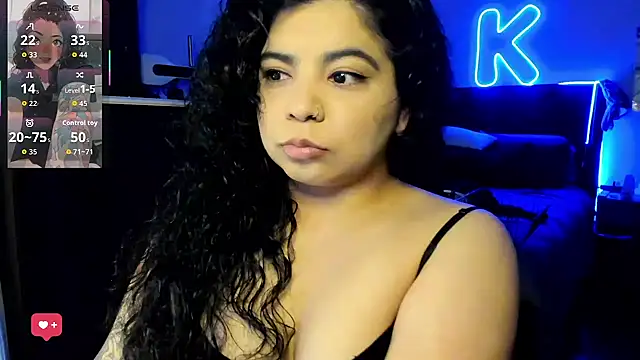 kimmiakiss22 online show from April 9, 2026, 12:45 am