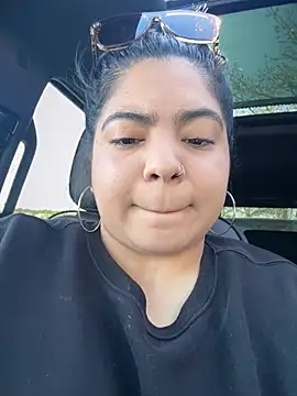 kimmiakiss22 online show from April 16, 2026, 8:42 pm