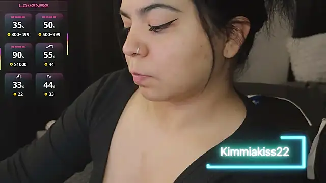 kimmiakiss22 online show from September 19, 2025, 11:53 pm