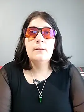 Lolabeluccia xh  online show from April 28, 2026, 6:07 am