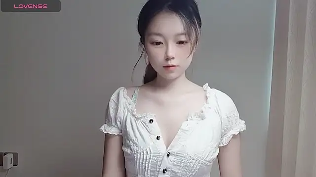 VaerySaenz online show from March 9, 2025, 3:32 am