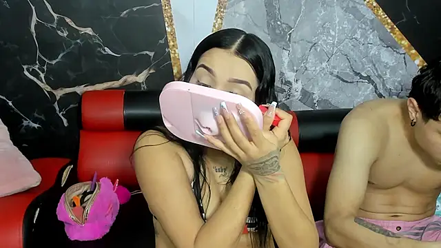 hot-threesome online show from September 27, 2025, 7:09 pm