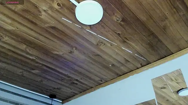 natasha logan  online show from September 21, 2025, 4:06 am