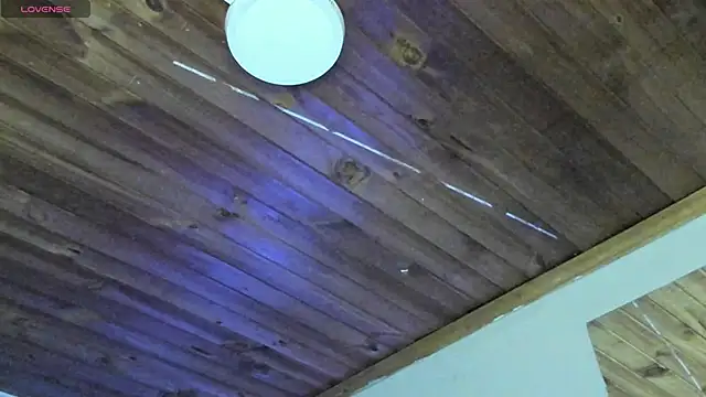 natasha logan  online show from October 3, 2025, 4:03 am