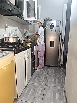 catire2323 online show from February 3, 2026, 2:53 am