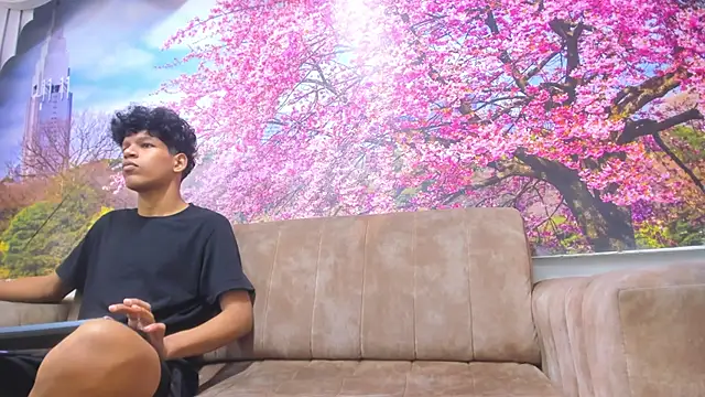 BvlgarVoyss online show from November 12, 2025, 6:23 pm