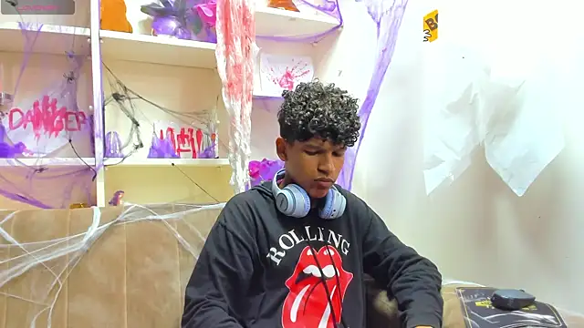 BvlgarVoyss online show from November 1, 2025, 9:47 am