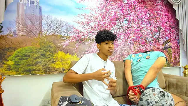 BvlgarVoyss online show from November 5, 2025, 4:10 pm