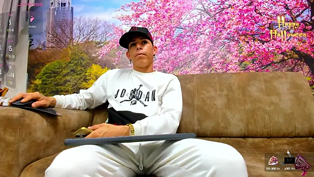 BvlgarVoyss online show from November 8, 2025, 6:55 pm