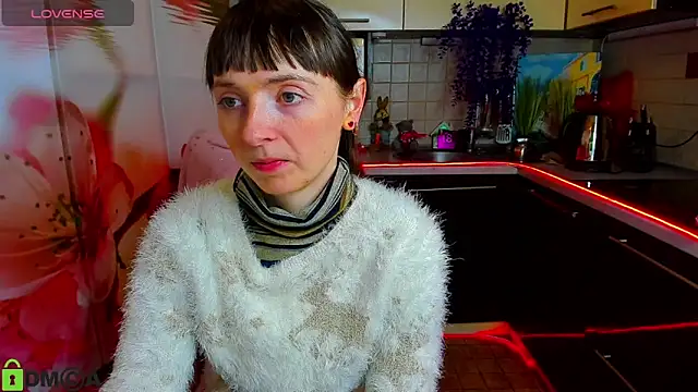 TayanaJons online show from February 5, 2026, 8:21 am