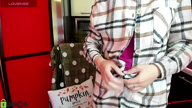 TayanaJons online show from November 14, 2025, 7:56 am