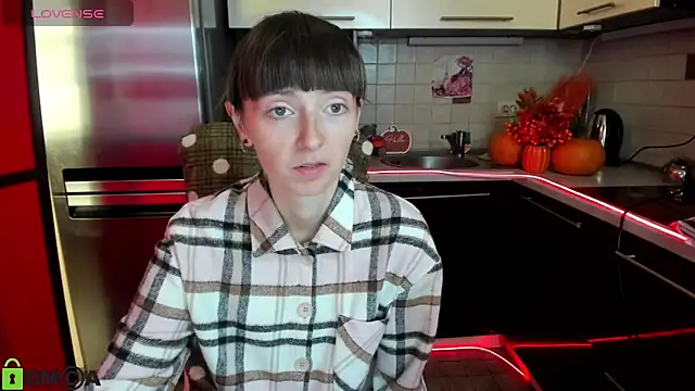 TayanaJons online show from October 1, 2025, 7:02 am