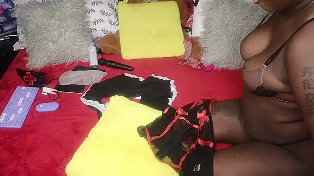 Snapshot of Sexy_sharntel chatting on October 21, 2025, 10:09 pm Sexy sharntel online show from October 21, 2025, 10:09 pm