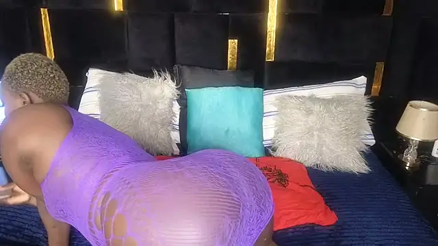 Snapshot of Sexy_sharntel chatting on November 26, 2025, 8:20 pm Sexy sharntel online show from November 26, 2025, 8:20 pm